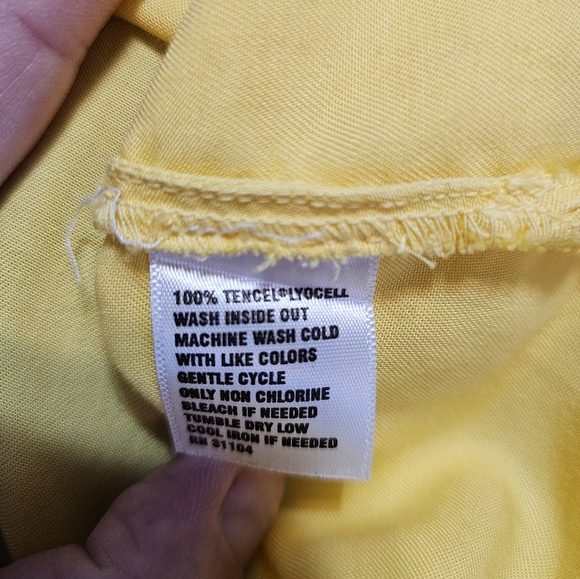 3/$20 Crown & Ivy XL Ruffled Neck Top - Picture 3 of 6